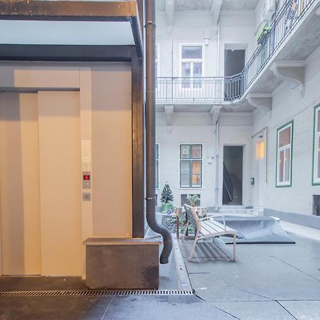 Kalvin 2Bdr Apartment With Ac Будапеща Екстериор снимка