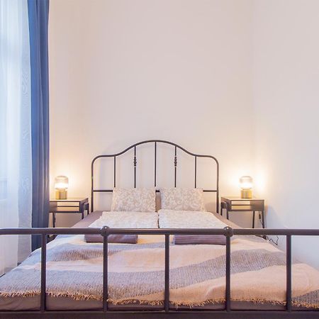 Kalvin 2Bdr Apartment With Ac Будапеща Екстериор снимка