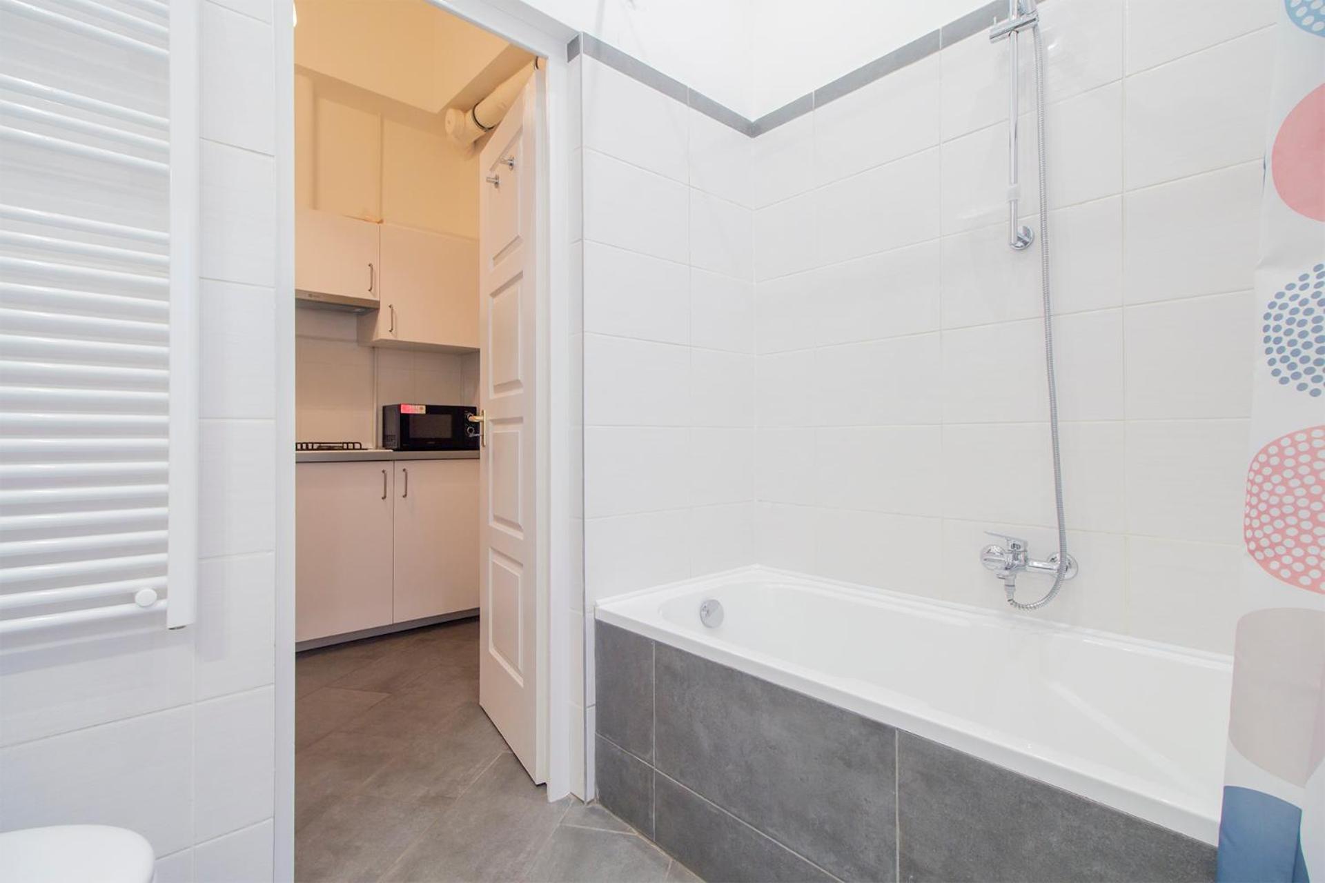 Kalvin 2Bdr Apartment With Ac Будапеща Екстериор снимка