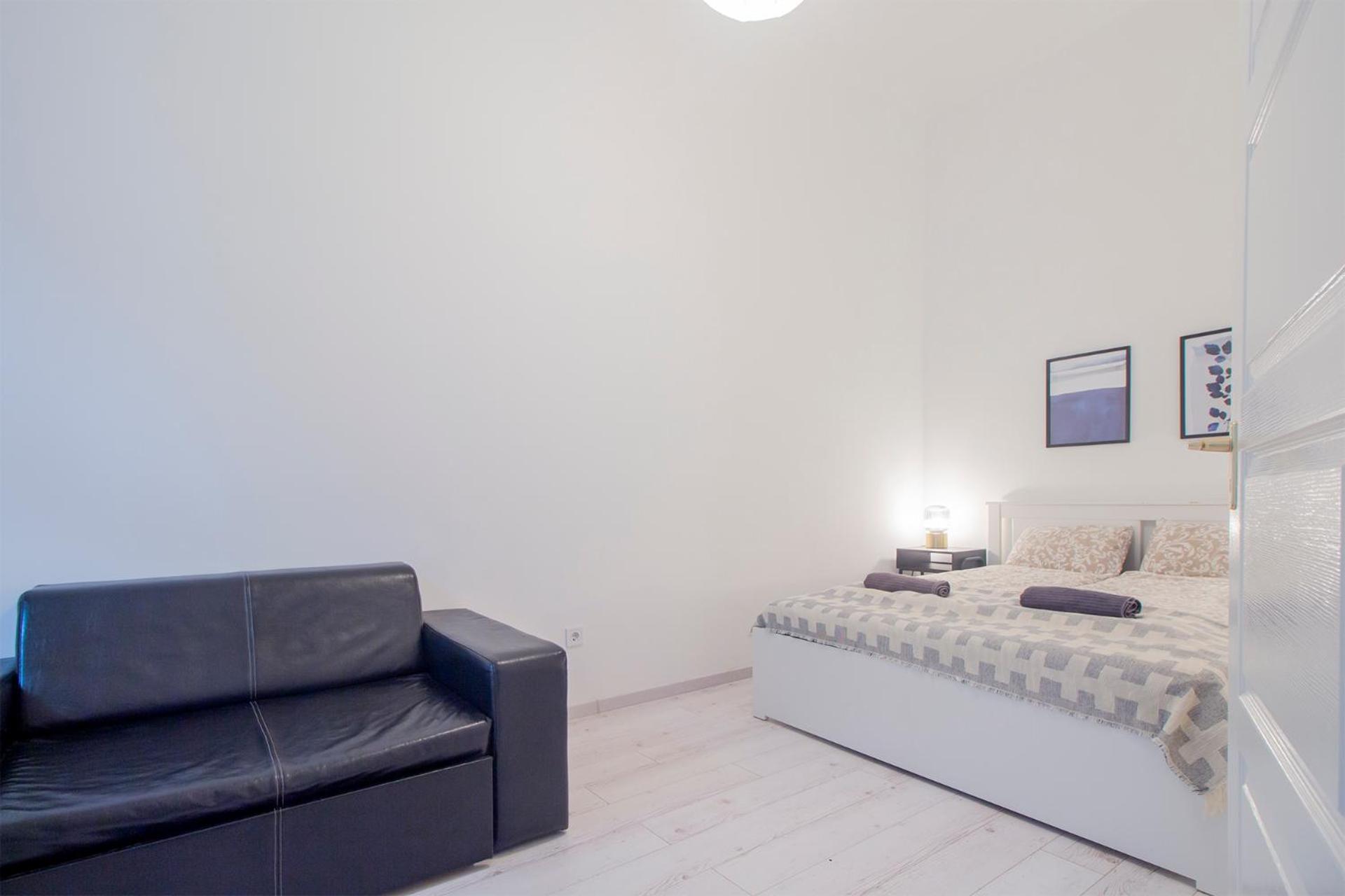Kalvin 2Bdr Apartment With Ac Будапеща Екстериор снимка