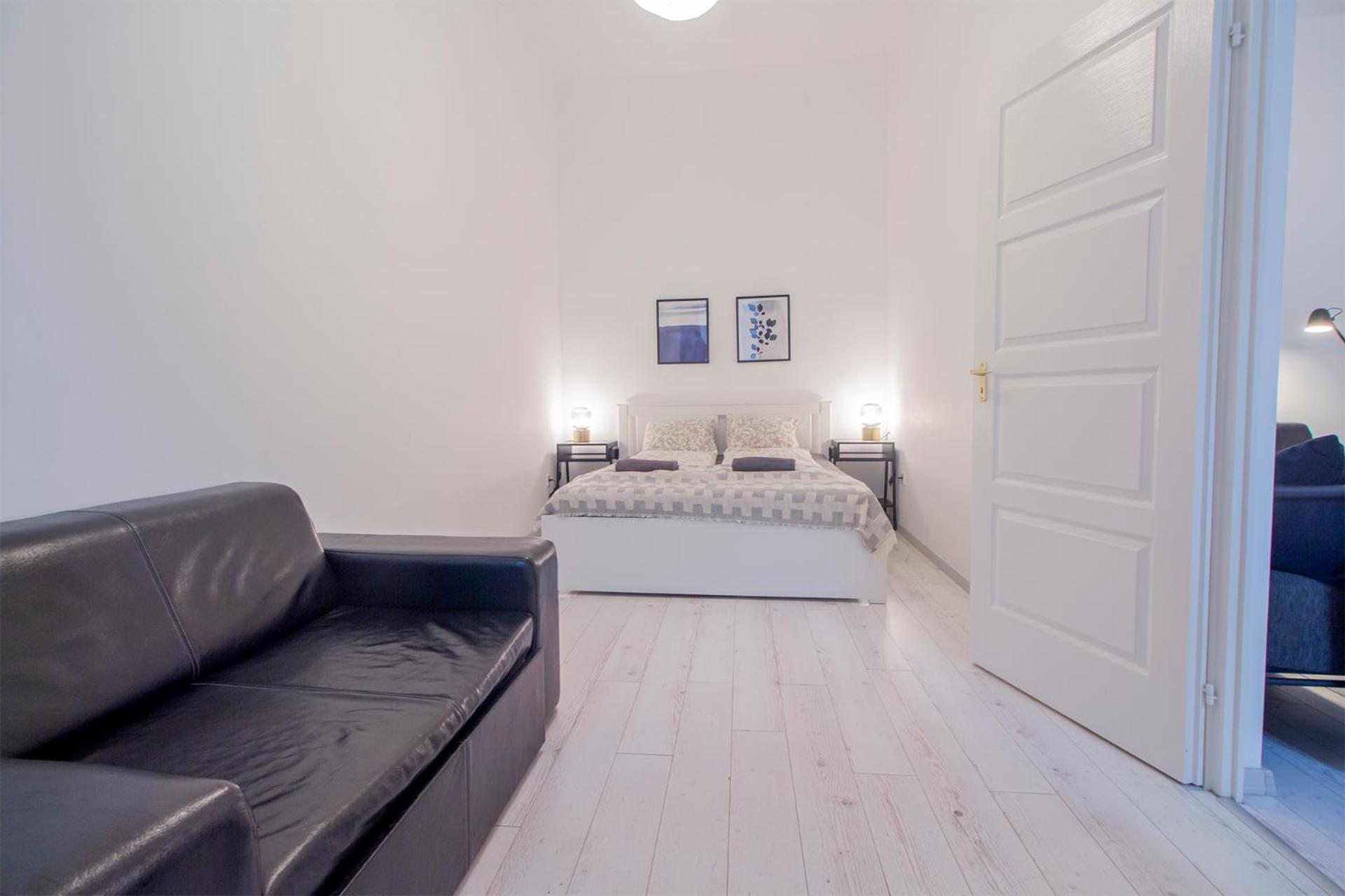 Kalvin 2Bdr Apartment With Ac Будапеща Екстериор снимка