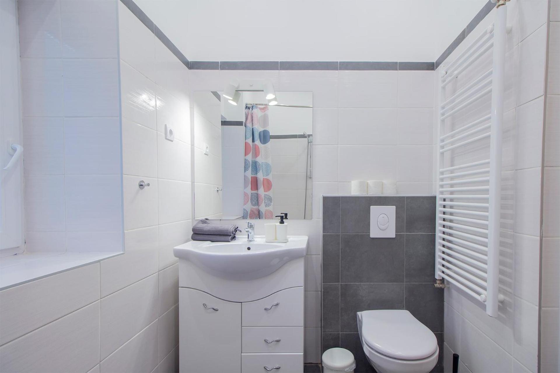 Kalvin 2Bdr Apartment With Ac Будапеща Екстериор снимка